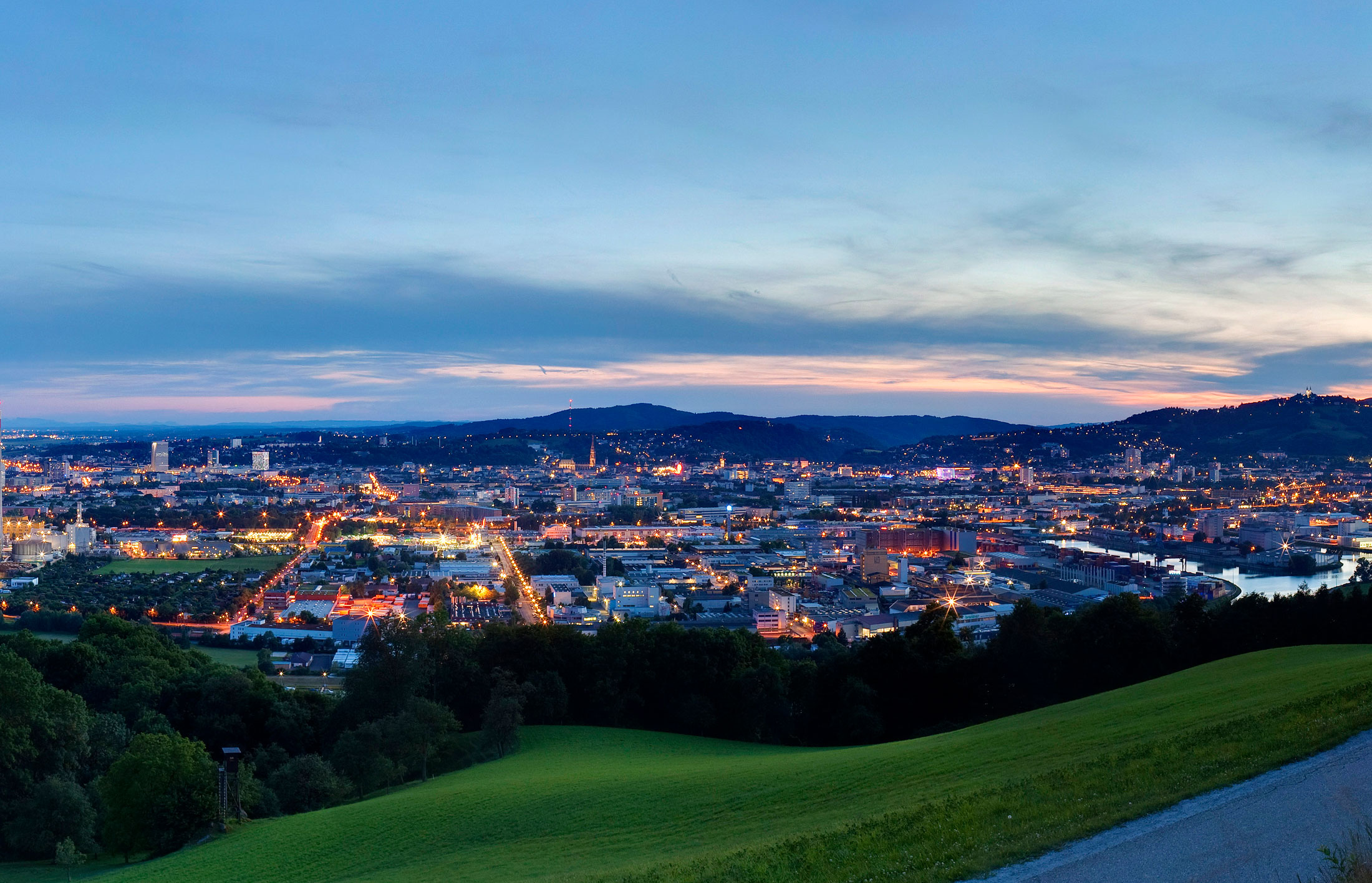 Herrliche Aussicht über Linz vom Pfenningberg