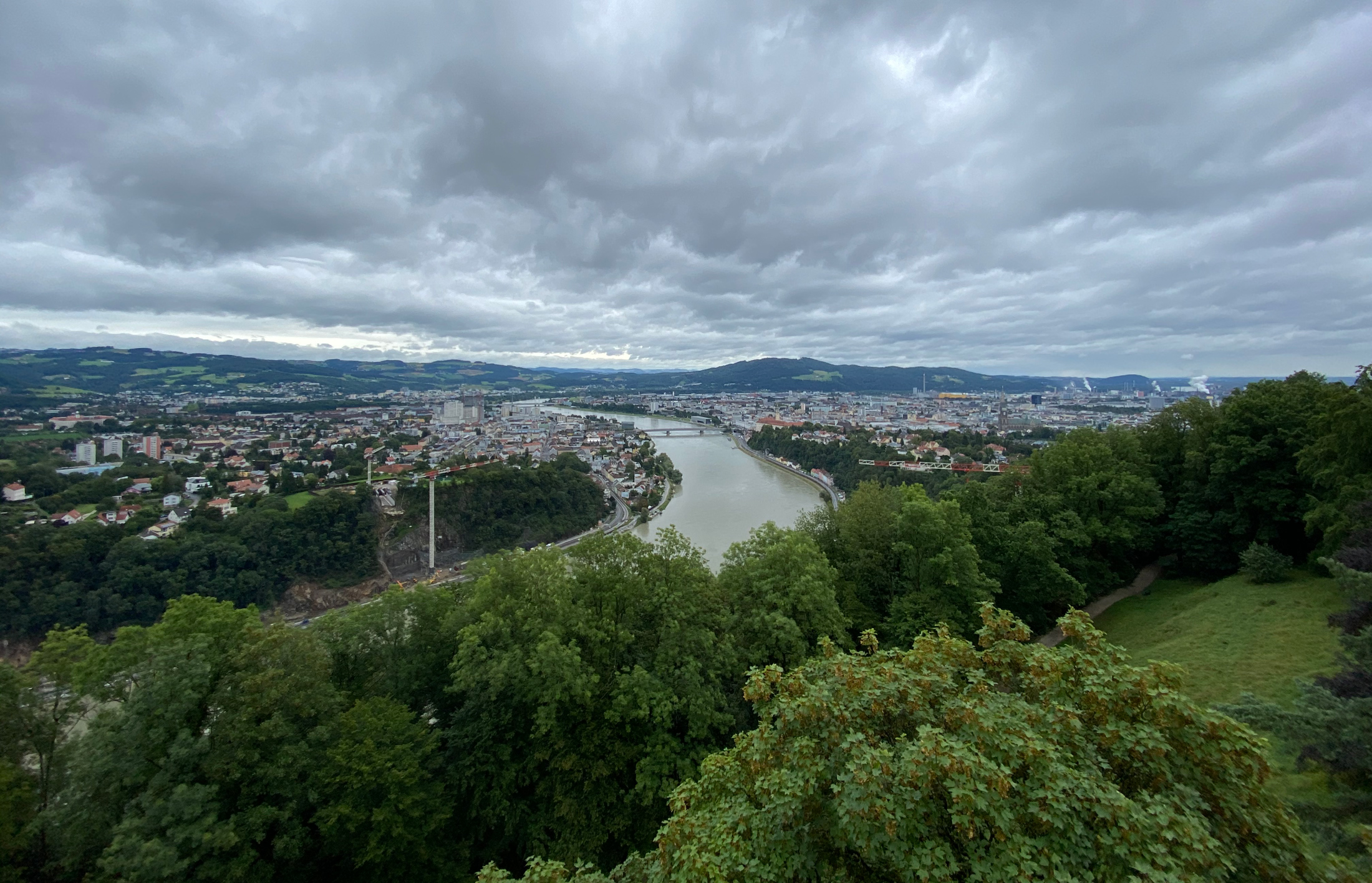 Ausblick von der Franz-Josefs-Warte am Freinberg in Linz.